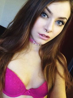 wasted&ndash;kitten:  wasted&ndash;kitten:  All ready for cammmmm  As if this has 3k   So hot ❤️