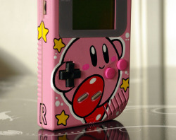 chiripepe:  Game Boy Kirby by OSKUNK! on Flickr. 
