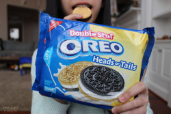 preachnikon:  wowlilywow:  s4ssycats:  lol i couldn’t decide if i wanted the vanilla or the regular oreos and then i found this. ig: s4ssycats  These are perfect wow  award for best invention ever goes to double stuf oreo heads or tails. 