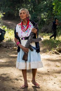 freexcitizen:  graematter:  old lady part of Mexico’s Female Vigilante Squads. Yes, she is fighting cartels.  A woman’s place is in the revolution 