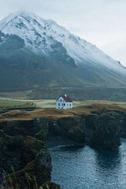 brutalgeneration:  Ísland HEIMA by Ana Carrera on Flickr.  I wanna visit