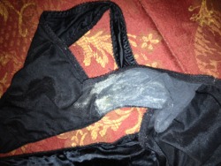 iheartpnties:  Wife’s freshly removed panties after being worn for three days. 