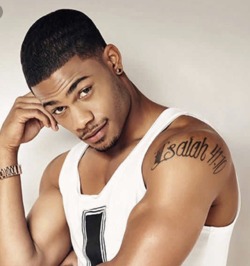 xemsays: the sexy sexy JORDAN CALLOWAY. i honestly didn’t realize just how incredibly attractive this young actor is until i began collecting pics for this photo series. you want to know what it is? –  it’s his grinch like smirk that does it for