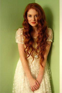redhead-beauties:  Redhead http://redhead-beauties.blogspot.com/   now this is just sweet looking.