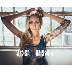 alyssabarbara:  Me. 😊 by @kingstonphoto   Excuse the censor- all my photos are getting reported… So follow @alyssa.barbara1 to see more   #alyssabarbara #longbeach #california