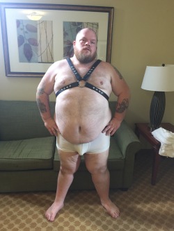 bearhoss:  Pic from a new movie I did should be out mid sept from chubvideos