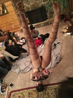 camdamage:  What it actually looks like in the room half the time when people do rope 😎 (rope by @kissmedeadlydoll)