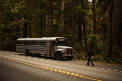 really-shit:  Hank Bought A Bus After deciding that designing imaginary buildings wasn’t his forte, architecture student Hank Butitta, along with friends, reconfigured this school bus into a fully functioning, modular masterpiece. Now, Hank and his