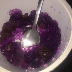 #grapes #grapejello #grapeswithgrapejello #jello #purple #gelatina