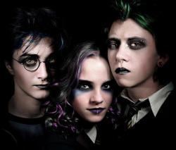 Oh my gods.. THAT is a gothy alternative Harry Potter&hellip;. YESSS! I absolutely LOVE the way Hermione and Ron look&hellip; Harry just looks like Elijah Wood in Sin City.. Freaky but I love it!