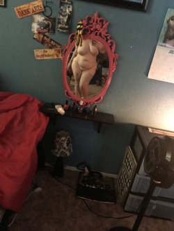 Cosmogirlxxx&rsquo;s sexy/clever mirror selfie