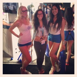 Mmm booth babes. #perksofE3 #asiangirlbooty #shortshorts #imacreep #andtotallyokwithit (at E3)