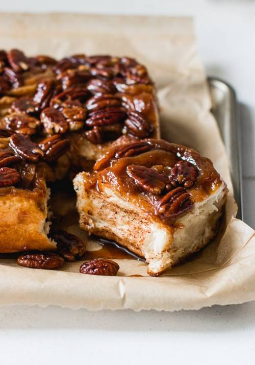daily-deliciousness:  Maple pecan sticky buns