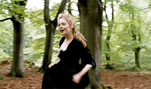 gretagerwisg:  My life is like a maze that I continually think I’ve gotten out of only to find another corner right in front of me.  The Favourite (2018) dir. Yorgos Lanthimos