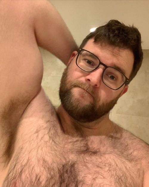 drew-bear84: I don’t know why I’m not looking at the camera…  ,  #gym #body #muscle #gay #gaybear #bear #beard #hairy #hairygay #hairychest #selfie #gymmotivation #fitfam #scruff #scruffy #scruffyhomo #gayselfie #gymselfie #gaysthatlift #muscle