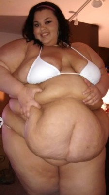 davidg71:  garyplv:  ssbbwbrianna:  New bikini!! My fupa is so fat you can’t see my bikini bottoms. Lol oops!  √  love it..