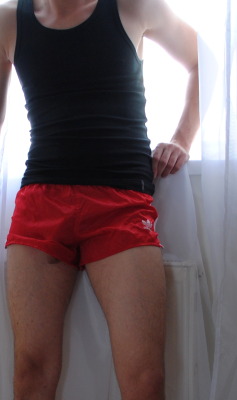shorts-and-underwear:  Red shorts
