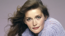 geekoutwithyourfreekout: dailydcheroes:  Rest In Peace Margot Kidder. You’ll always be our Lois Lane.  JT  r.i.p.