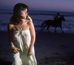 soundsof71:  Linda Ronstadt for Hasten Down the Wind, 1976, by Ethan Russell. Her third million-selling album in a row, the first woman to ever do that.