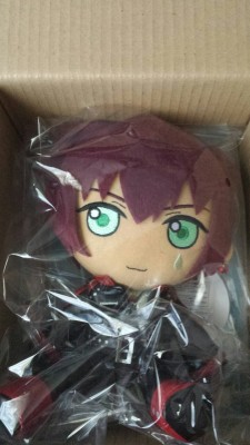  HE IS HERE YOU GUYS, HE IS FUCKING HERE AND I&rsquo;M WHEEZING.  I THOUGHT IT WAS MINK&rsquo;S BIRTHDAY NOT MINE.