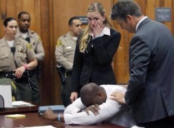 au-revoir-mon-amie:affablyevil:daintyislandgorl:tampa-2:theblackdelegate:The woman who falsely accused football star Brian Banks of raping her is being forced to pay big time.   A judge has ordered that the woman pay Ū.6 million to Banks for ruining