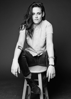 underrrdog:  jenandclaire:  If Kristen Stewart isn’t gay, then none of us are…   Fuck