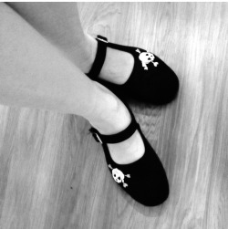 daddys-candy:  cumbemypet:  New shoes for pet… It’s not everyday you find Mary Jane/China Doll’s with a skull on them… A skull that has a pink bow!!!  I had to get them for her :)  cumbemypet.tumblr.com daddys-candy.tumblr.com  What a girl wants