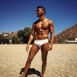   Alessandrella Marco | @marck_alessandrella  Vegan Fitness Athlete 