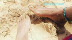 Follow my #footfetish twitter: @payyourfootprincess  #beach #sandytoes #sandyfeet #footporn #footmodel #footprincess #footgoddess #rosiereed #anklet #cutefeet #feetfetishnation #footslave #prettyfeet #toes #cutetoes #ebonyfootfetish