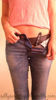 sillysexystupid:  sillysexystupid:  Daddy’s making me wear my belt to school.  Seeing myself on my dash makes me smile :)
