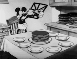 roamobile-h2:  do-i-smell-watermelon:  clesktop:  emmadilemmathethird:  waltdisney-forever:  If only…  Why is the cake cutting-thingy square? And where’s the leftovers from the middle circle?  One of the pieces disappears?????  it’s a mouse wearing