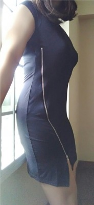claritydares:  claritydares:I bought a new dress last week, with a suggestive zip. It’ll be fun wearing it out :) Just playing with my dress zip at the window :)