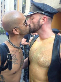 divo72:  spunkynl:  me and my pup at Folsom Berlin 2013  Such a hot rubber covered chest. 
