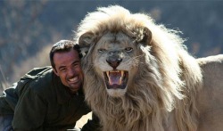 feellng:  The “Lion whisperer” Kevin richardson.