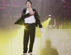 GIF su Michael Jackson. - Pagina 11 Tumblr_n3dxstiMX01qbc20oo1_250