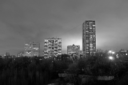 eastberliner:  moscow blocks at night / 2012 