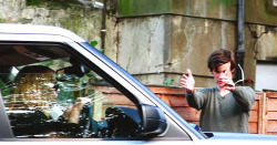 doctorwhowhathow:  Matt Smith helping Billie Piper park her car. 