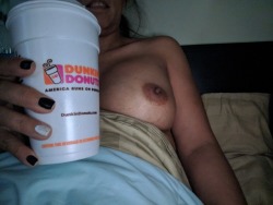 sexyamerazncpl:  xjxjxdeux:  Good Saturday morning to you! Coffee in bed?  🍩😍🍩 Good morning to you, Beautiful! That’s very sweet but I don’t do coffee. I’ll head that way if you happen to have pumpkin or cinnamon munchkins for me though!