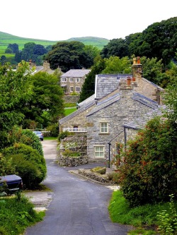 ohmybritain:  Settle, North Yorkshire by mbphotograph.  love it