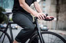takeovertime:  (via Folsom Cycling Shorts and Pants by Chrome Industries | GBlog) 