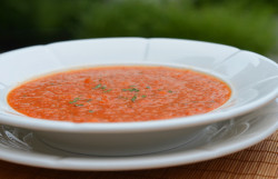 in-my-mouth:  Chilled Roasted Red Pepper Soup