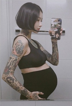 pregnantasianperfection:bad girl!  