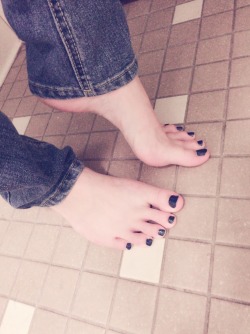sarahsfeet:  Arches and smooshed toes! 