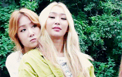  Soyou &amp; Hyorin being cute and weird together. 