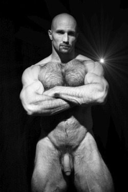 hairymenparadise:  All man.  Would love to see him bust his load.