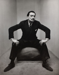 petersonreviews:   Salvador Dalí in New York, 1947 Photo by Irving Penn 