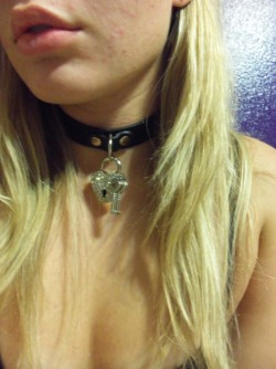 love the feeling of wearing a collar #nsfw #collared
