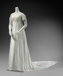fripperiesandfobs:  Dress, 1805 From the MFA Boston 
