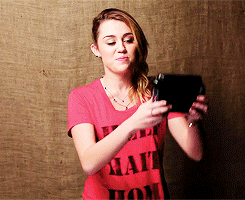 Miley Cyrus / მაილი საირუსი - Page 2 Tumblr_n5psip6iKQ1ri2xlio1_250