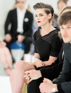 queer-beyond-compare:  kristensource:  Kristen Stewart during the Chanel 2015/16 Cruise Collection show in Seoul, South Korea (May 4, 2015)  DEAR GOD